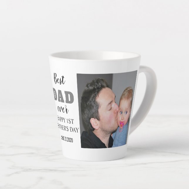 Taza De Café Latte Feliz primer día de padre, 20XX mejor papá jamás (Ángulo derecho)