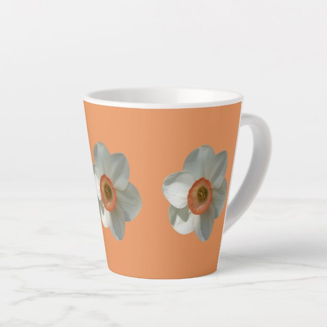 Taza De Café Latte Flor de primavera rosada de Daffodil (Ángulo derecho)