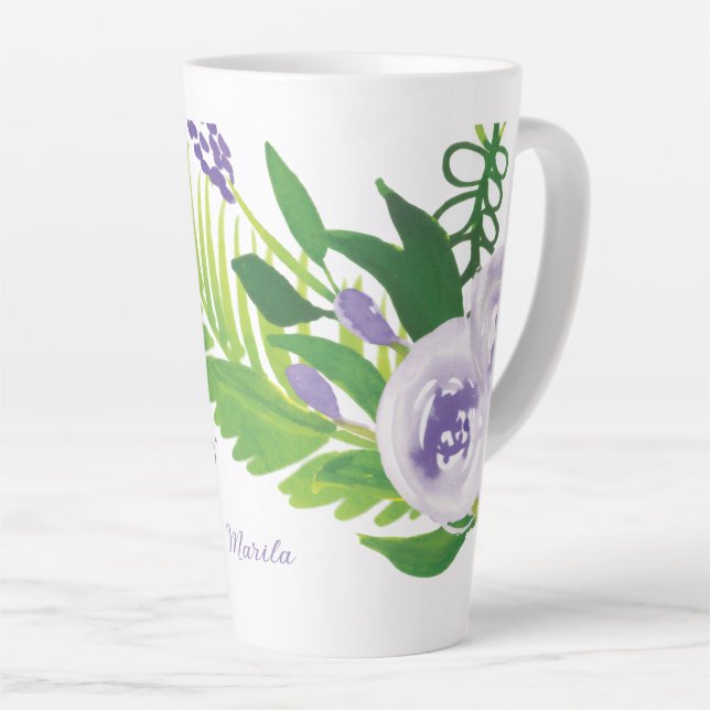 Taza De Café Latte Flores de Acuarela Moradas a Mano (Ángulo derecho)