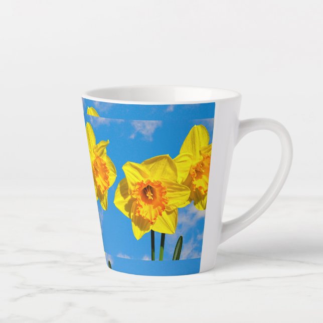 Taza De Café Latte Flores de la Medalla de Oro de Daffodils (Derecha)