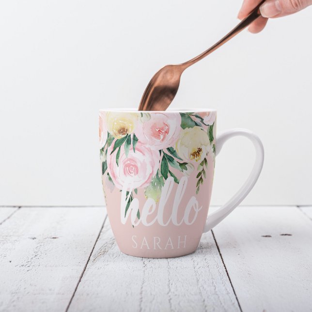 Taza De Café Latte Flores Pink Pastel Modernas Hola Y Nombras (Subido por el creador)