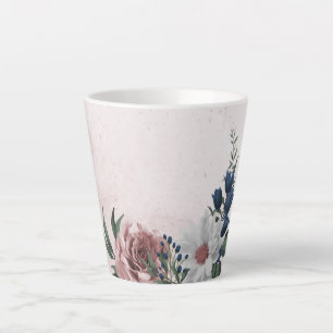 Taza De Café Latte Flores románticas rosadas blancas y navy con folla