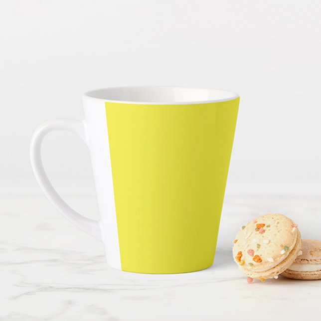 Taza De Café Latte Fondo Amarillo Sólido Vibrante (In situ)