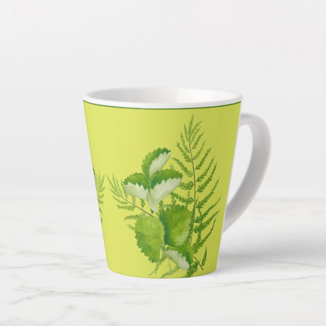 Taza De Café Latte Formas en verde en una pequeña taza de latte (Ángulo derecho)