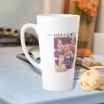 Taza De Café Latte Foto y texto personalizados<br><div class="desc">Haz una taza de café lata personalizada para foto-keepsake de Ricaso - agrega tus propias fotos y texto - regalos de foto-keepsake - tipo de letra tipo tipografía</div>