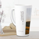 Taza De Café Latte Foto y texto personalizados<br><div class="desc">Fotografía y texto personalizados - Foto de mantener pulsada latte mug - añadir tu propia foto y texto - regalos de foto-keepsake</div>