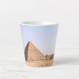 Taza De Café Latte Fotografía de las Pirámides de Giza
