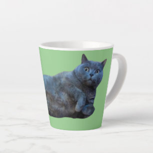 Taza De Café Latte Gato gatito kitsch del Shorthair británico al lado
