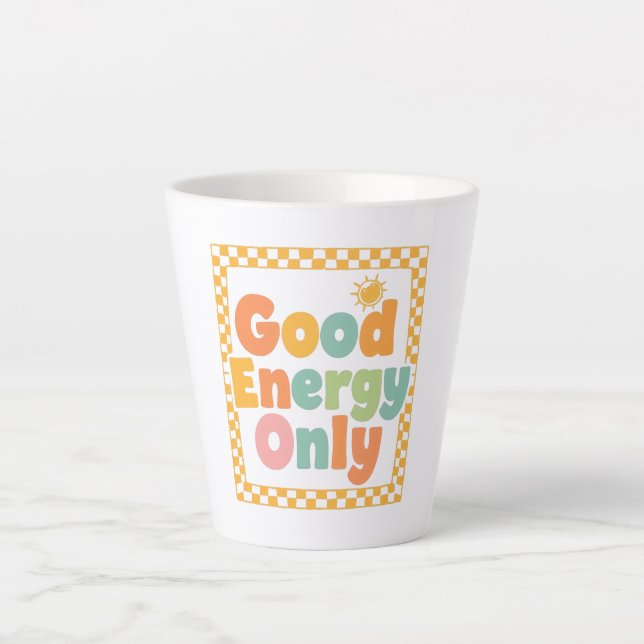 Taza De Café Latte "Good Energy Only" 70s Style Typography (Anverso)