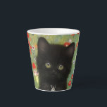 Taza De Café Latte Gustav Klimt Kitten<br><div class="desc">¡Latte Mug con un gatito de Gustav Klimt! Este gatito negro lleva un collar de plata y se sienta en un campo de flores rojas, azules, blancas y amarillas. ¡Un regalo maravilloso para los amantes del gato y del arte austriaco!</div>