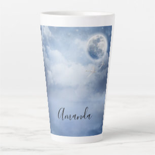 Taza De Café Latte Hermoso cielo azul con cisnes voladores