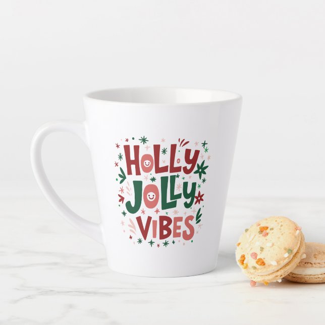 Taza De Café Latte Holly Jolly Vibes Navidades Latte Mug (In situ)