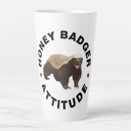 Taza De Café Latte Honey badger tiene actitud