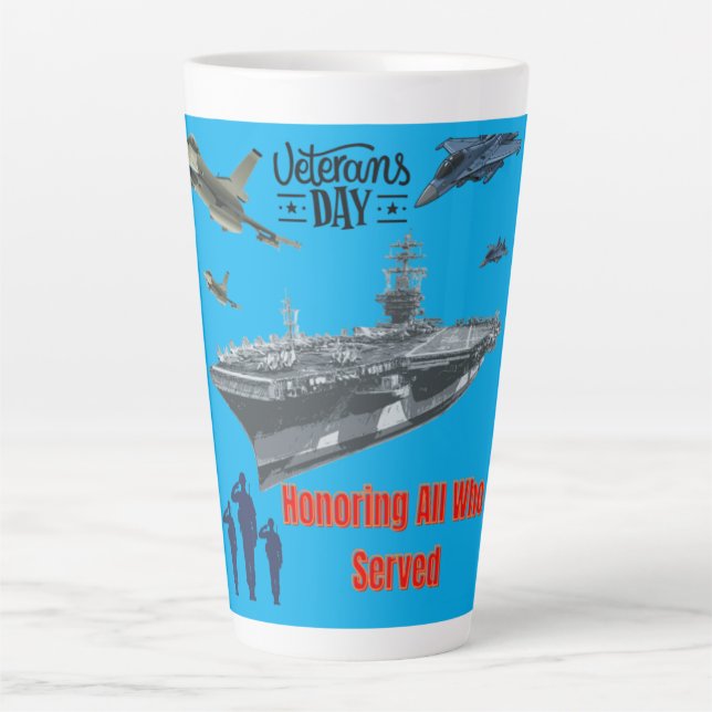 Taza De Café Latte Honrando al poderoso militar azul (Anverso)