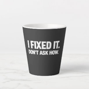Taza De Café Latte Humor Divertido de Programador Depurando