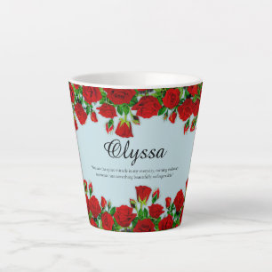 Taza De Café Latte Jardín Romántico de Rosas Rojas Clásicas con Nombr