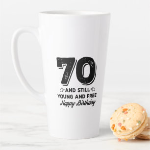 Taza De Café Latte jovencito genial de 70 años de citas