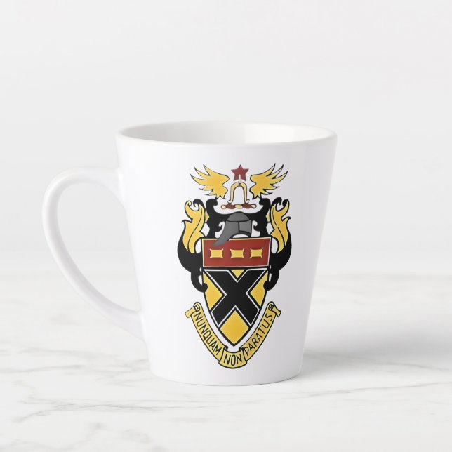 Taza De Café Latte Kemper Escudo Latte Mug (Izquierda)