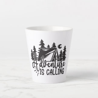 Taza De Café Latte La aventura está llamando