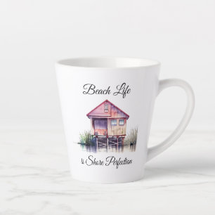 Taza De Café Latte La vida en la playa es la perfección de la costa