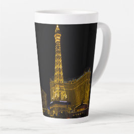 Taza De Café Latte Las Vegas en el Skyline nocturno