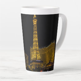 Taza De Café Latte Las Vegas en el Skyline nocturno