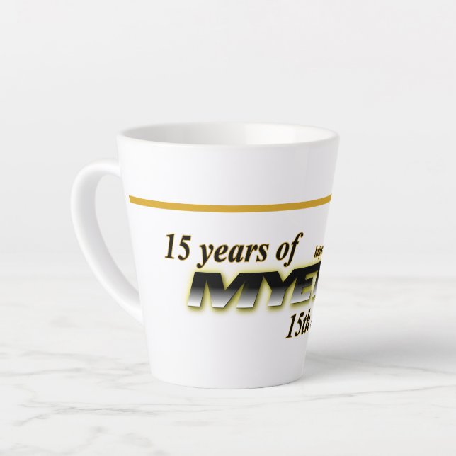 Taza De Café Latte Latte Mug de MYETV - 15 años (Ángulo izquierdo)