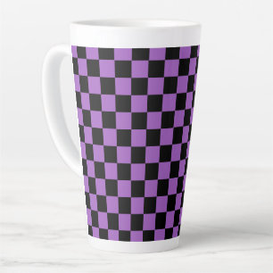 Taza De Café Latte Lavanda y patrón negro de verificación