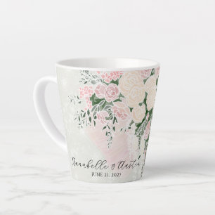 Taza De Café Latte Lazo de rubor y ramo pequeño de glicina de rosa
