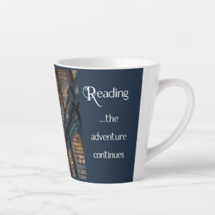 Taza De Café Latte Leyendo, la aventura continúa