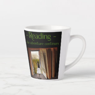 Taza De Café Latte Leyendo, la aventura continúa