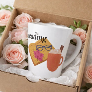 Taza De Café Latte Libro con café y vaso con hojas de otoño