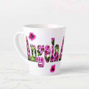 Taza De Café Latte Logotipo de nombre de Angela floral rosa,