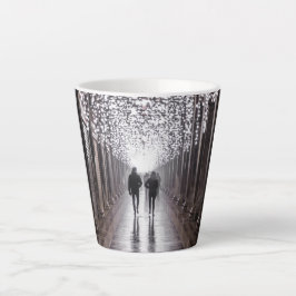 Taza De Café Latte Luz, sombras y simetría - sepia