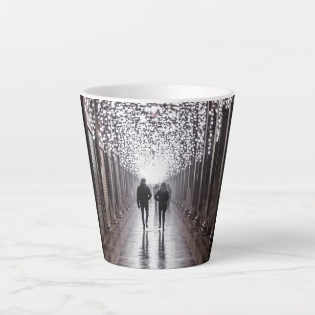 Taza De Café Latte Luz, sombras y simetría - sepia (Anverso)