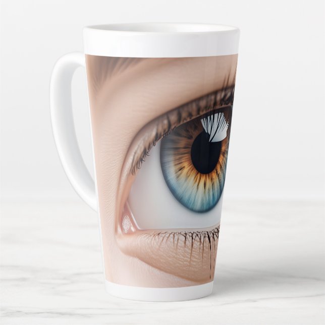 Taza De Café Latte macro ocular femenina (Ángulo izquierdo)
