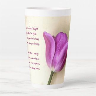 Taza De Café Latte Magenta brillante tulipana poética