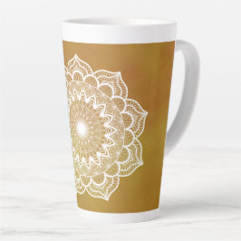Taza De Café Latte Mandalá blanco sobre fondo dorado
