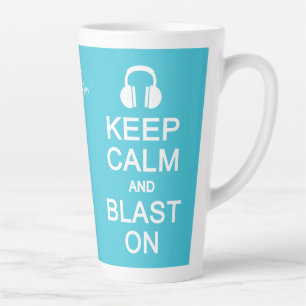 Taza De Café Latte Mantener la calma y la explosión en nombre y color