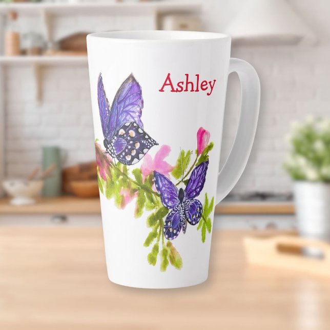 Taza De Café Latte Mariposa y flores púrpura personalizada (Personalized Purple Watercolor Butterfly & Flowers Latte Mug)