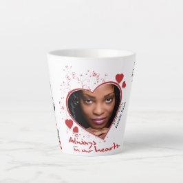 Taza De Café Latte Memorial Keepsake con temática cardíaca