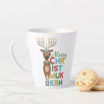 Taza De Café Latte Merry Christmukkah Reindeer<br><div class="desc">Navidades renos con una menorah Hanukkah para renos con un saludo de Merry Christmukkah.</div>