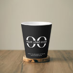 Taza De Café Latte Minimalista de logotipo corporativo de empresa<br><div class="desc">Una sencilla plantilla de negocios en negro personalizado con un estilo minimalista moderno que se puede actualizar fácilmente con el logotipo y el texto de su empresa. Diseñado con una imagen horizontal del logotipo (2560 x 1440 px), puede realizar el personalizar cambiando el texto y la imagen utilizando los campos...</div>