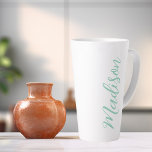 Taza De Café Latte Moda Seafoam Green Name Handwriter Personalizado d<br><div class="desc">Una taza de café con leche personalizada en un monograma verde de moda para un chica o un tipo que ama regalos simples y escritos a mano. Hermoso guión cursivo en el costado de la botella que explica su nombre en una tipografía elegante.</div>