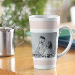 Taza De Café Latte Moderna foto familiar de fábrica simple y encantad<br><div class="desc">Foto familiar moderna Pastel Regalo sencillo rosa</div>