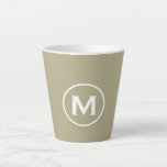 Taza De Café Latte Monograma Clásico Verde Mínimo Sage<br><div class="desc">Un sencillo diseño monogramado personalizado en estilo minimalista moderno con tipografía clásica en bloques en una paleta de color verde y blanco sabio; un diseño profesional limpio y sencillo que se puede actualizar fácilmente con tu monograma inicial.</div>