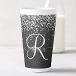Taza De Café Latte Monograma de espuma negra Purpurina plateado perso<br><div class="desc">Personalice fácilmente este elegante y moderno diseño de pulsera de latte con un purpurina brillante de bonito plateado sobre un fondo metálico negro cepillado.</div>