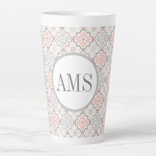Taza De Café Latte Monograma de flores marroquíes personalizado