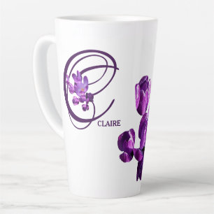 Taza De Café Latte Monograma de flores moradas Claire name personaliz
