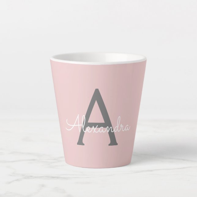 Taza De Café Latte Monograma de Rubor Gris rosa moderno con guión de  (Anverso)